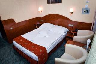 Отель Hotel Carpati Бая-Маре Просторный одноместный номер-3
